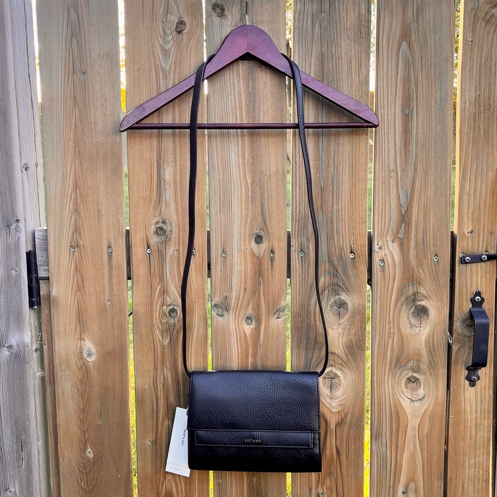 Matt & Nat Trek Travel Bag in Black (Brand New)